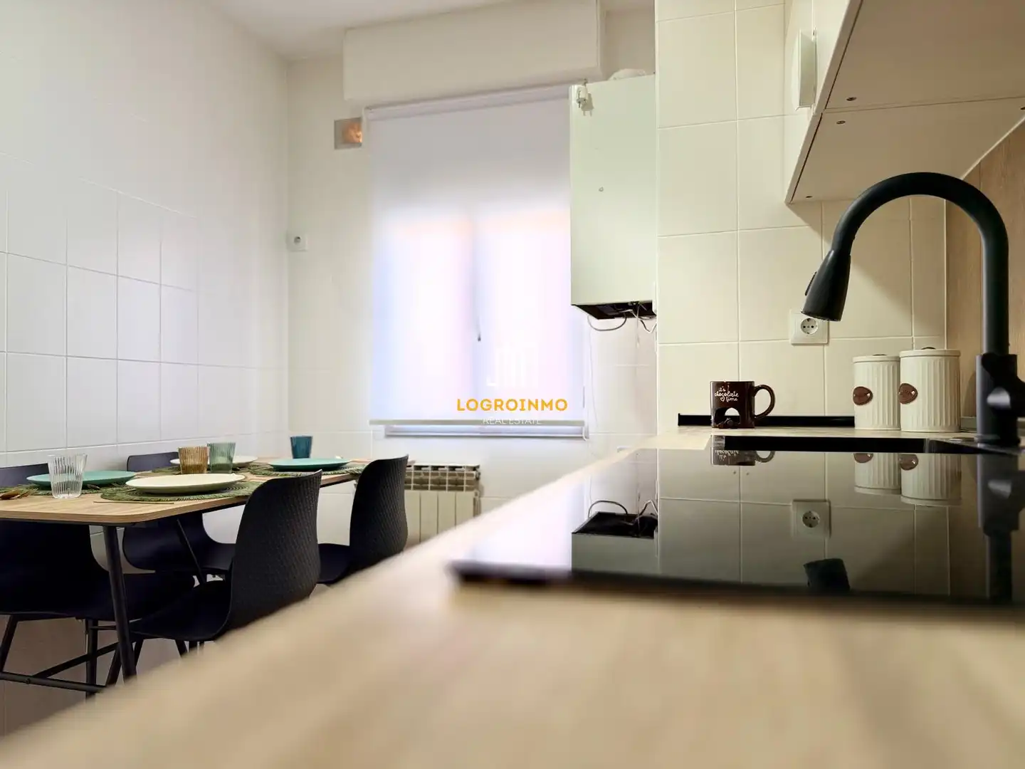 Cocina de Piso en venta en  Logroño con Calefacción, Trastero y Amueblado