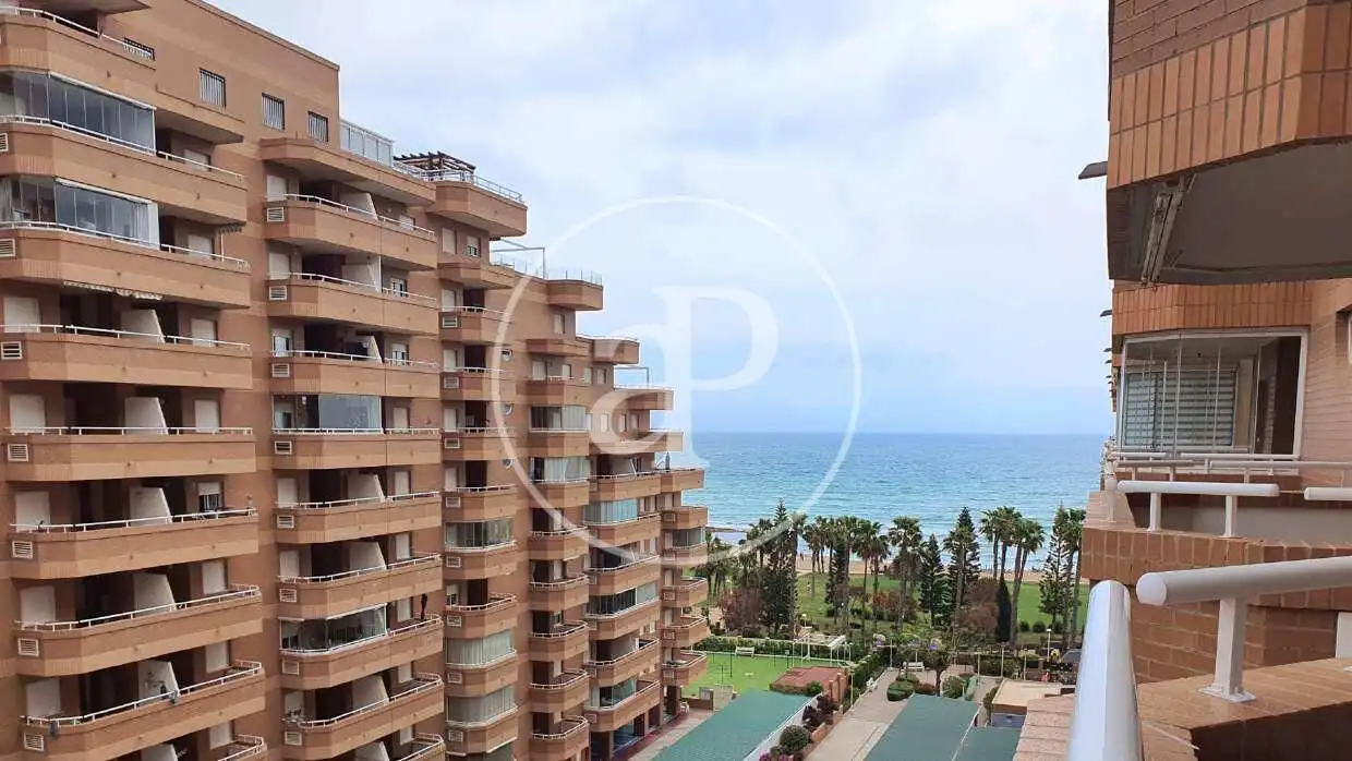 Vista exterior de Pis en venda en Oropesa del Mar / Orpesa amb Aire condicionat, Calefacció i Jardí privat