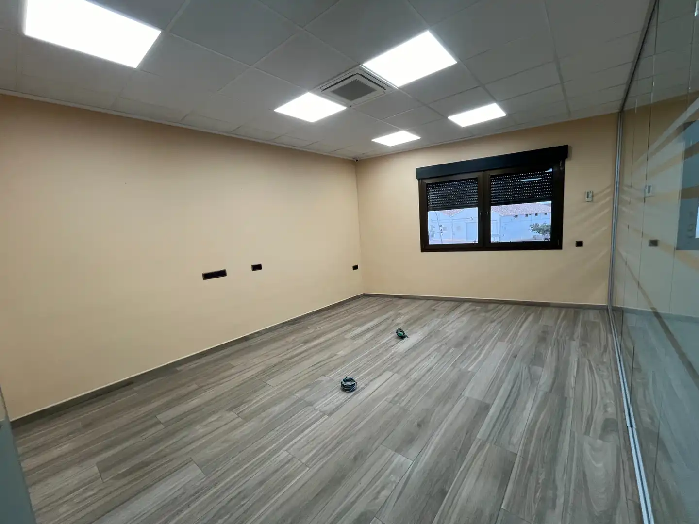 Nave industrial en venta en Villanueva de la Jara con Calefacción y Alarma