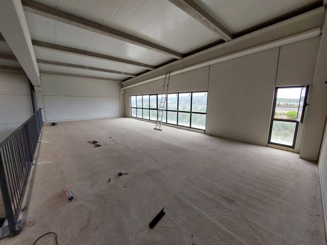 Nave industrial en Alquiler en Santa Oliva
