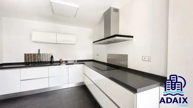 Kitchen of Houses for sale in Layos  with Air Conditioner, Heating and Terrace