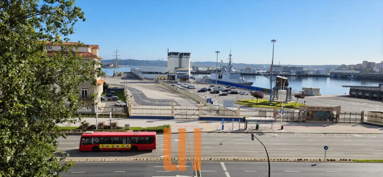 Außenansicht von Wohnung zum Verkauf in A Coruña Capital  mit Heizung, Ofen und Waschmaschine