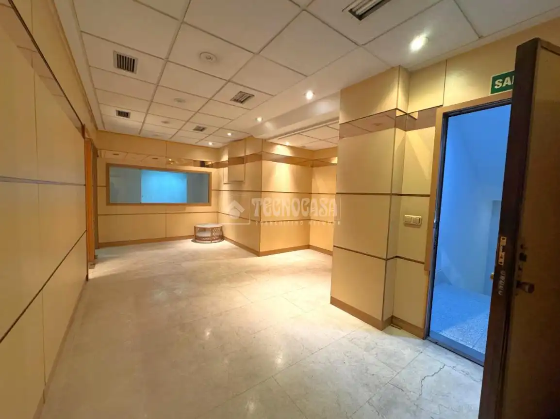 Local comercial en venda a HERMANOS GARCIA NOBLEJAS, imagen 18