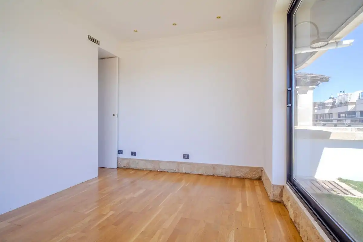 Bedroom of Attic for sale in Madrid  with Air Conditioner, Heating and Private garden