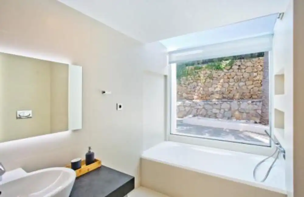 Bany de Casa o xalet de lloguer en Marbella amb Aire condicionat, Jardí privat i Terrassa