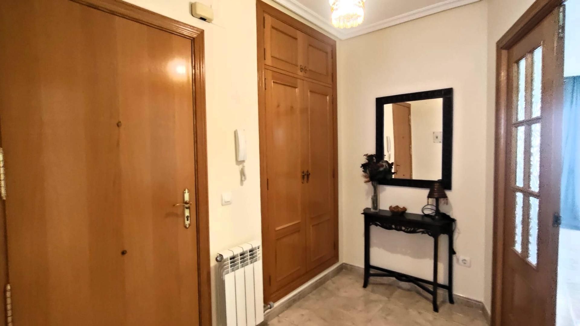 Flat for rent in Plasencia  with Air Conditioner, Heating and Furnished