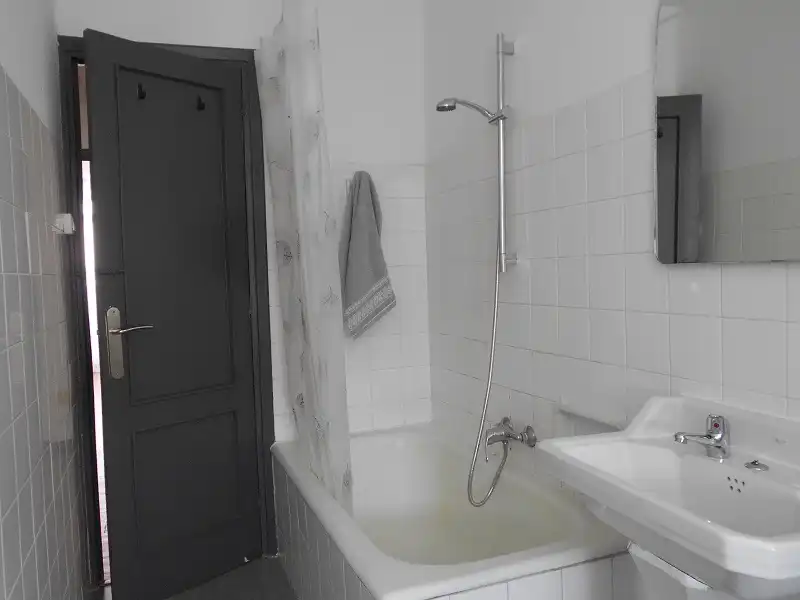 Baño de Piso de alquiler en Ferrol con Parquet