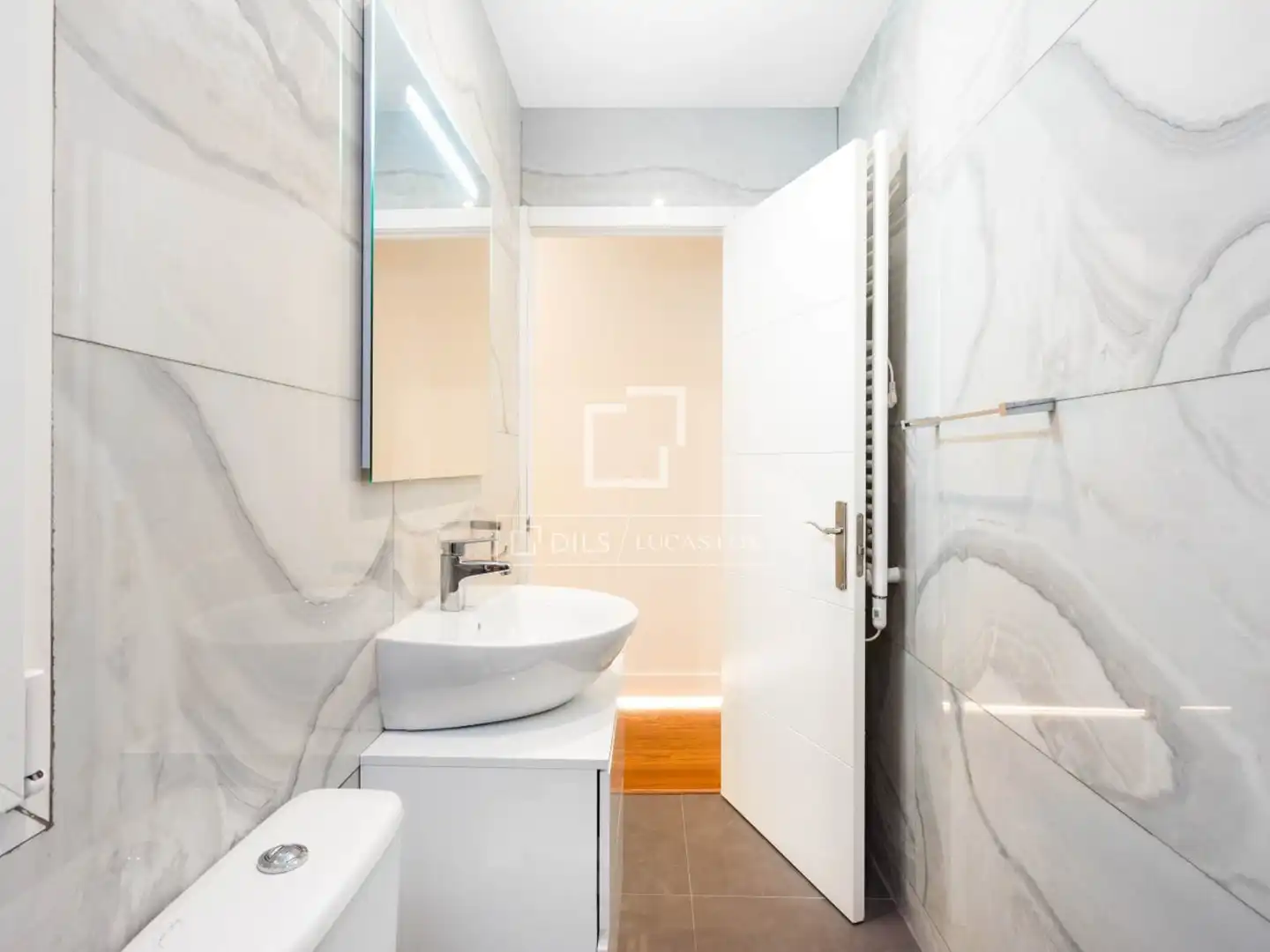 Bathroom of Flat for rent in Madrid  with Air Conditioner, Heating and Furnished