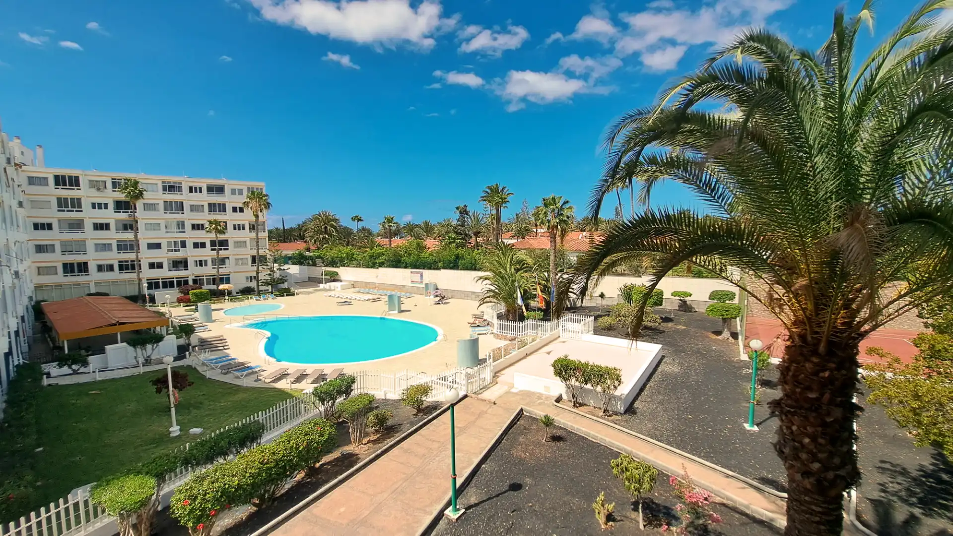Piscina de Piso en venta en San Bartolomé de Tirajana con Piscina comunitaria