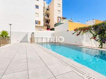 Flat with pool for sale in Llevant