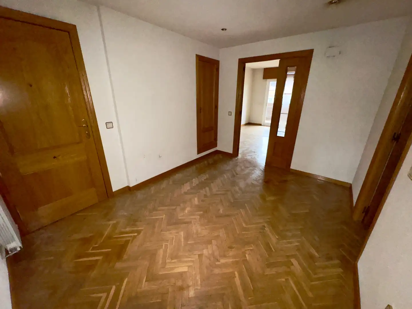Schlafzimmer von Dachboden zum Verkauf in Coslada mit Parkett, Terrasse und Abstellraum