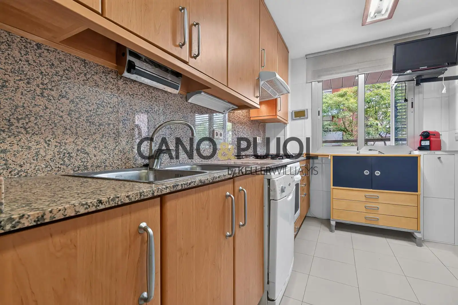 Cuina de Pis en venda en Sant Just Desvern amb Aire condicionat, Calefacció i Terrassa