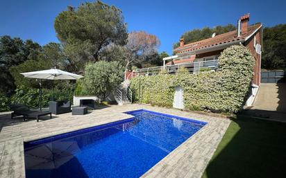 Swimming pool of House or chalet for sale in Montcada i Reixac  with Air Conditioner, Heating and Private garden