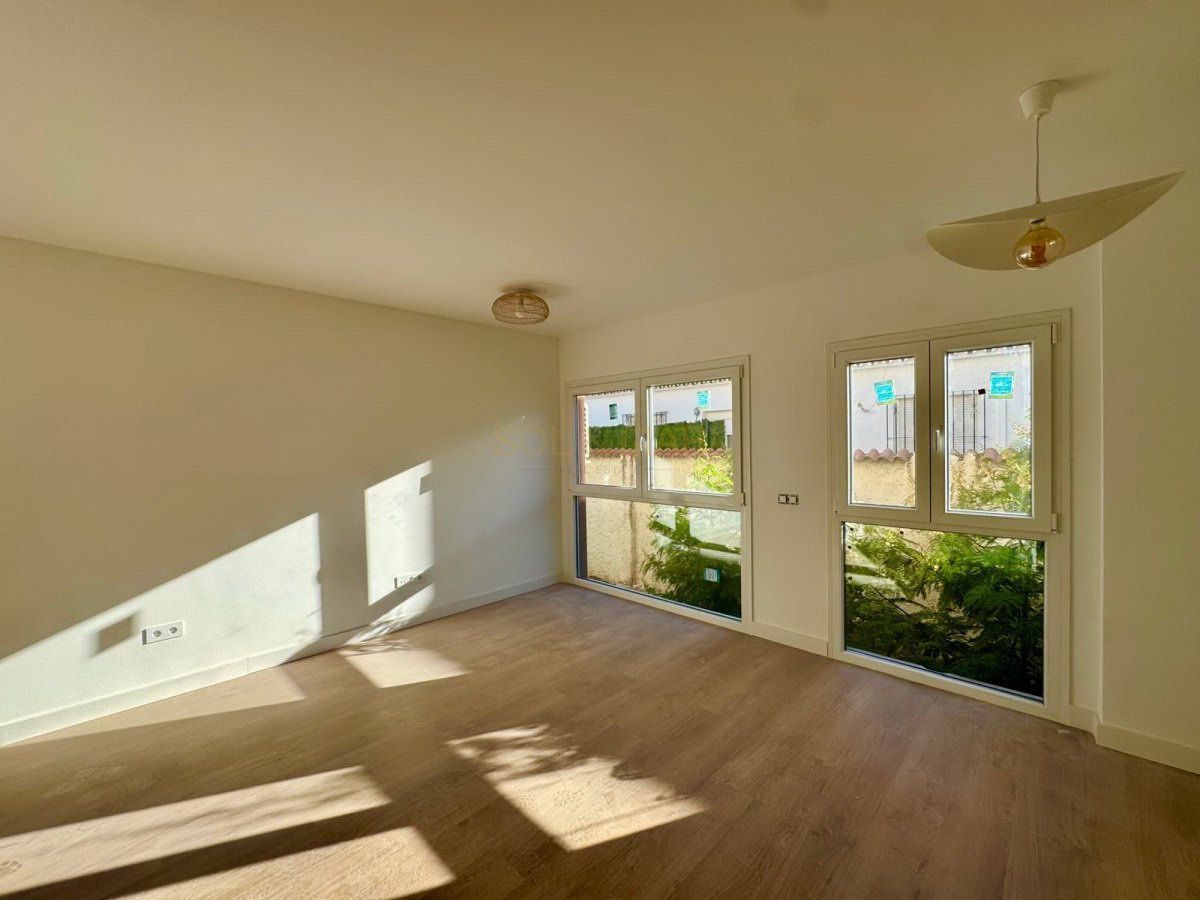 Sala d'estar de Apartament en venda en Torremolinos amb Calefacció, Terrassa i Piscina comunitària