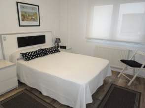 Habitación de Piso de alquiler en Gijón  con Calefacción, Parquet y Amueblado