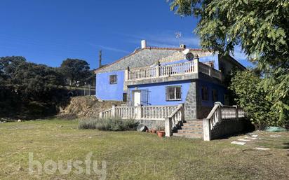 Vista exterior de Casa o xalet en venda en Guillena amb Jardí privat i Terrassa