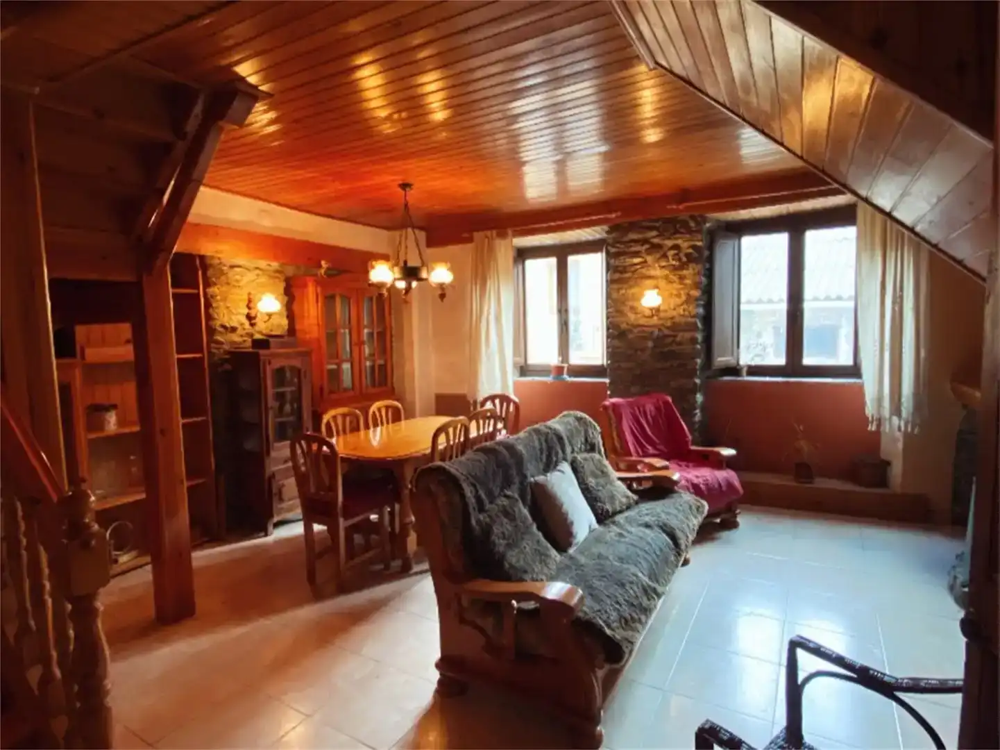 Sala de estar de Casa adosada en venta en Esterri d'Àneu con Parquet