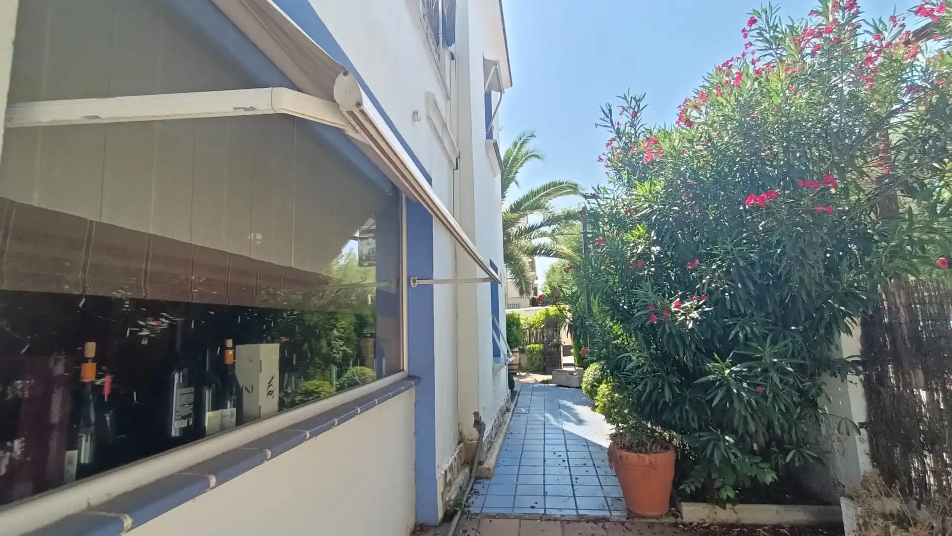 Vista exterior de Local en traspaso en Guadalajara con Aire acondicionado, Calefacción y Terraza