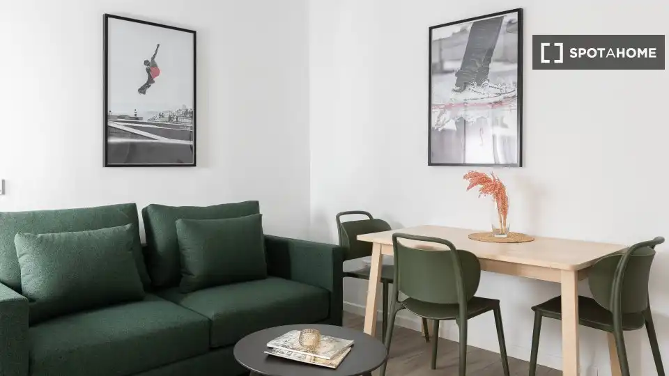 Living room of Flat for rent in Getafe  with Air Conditioner, Heating and Furnished