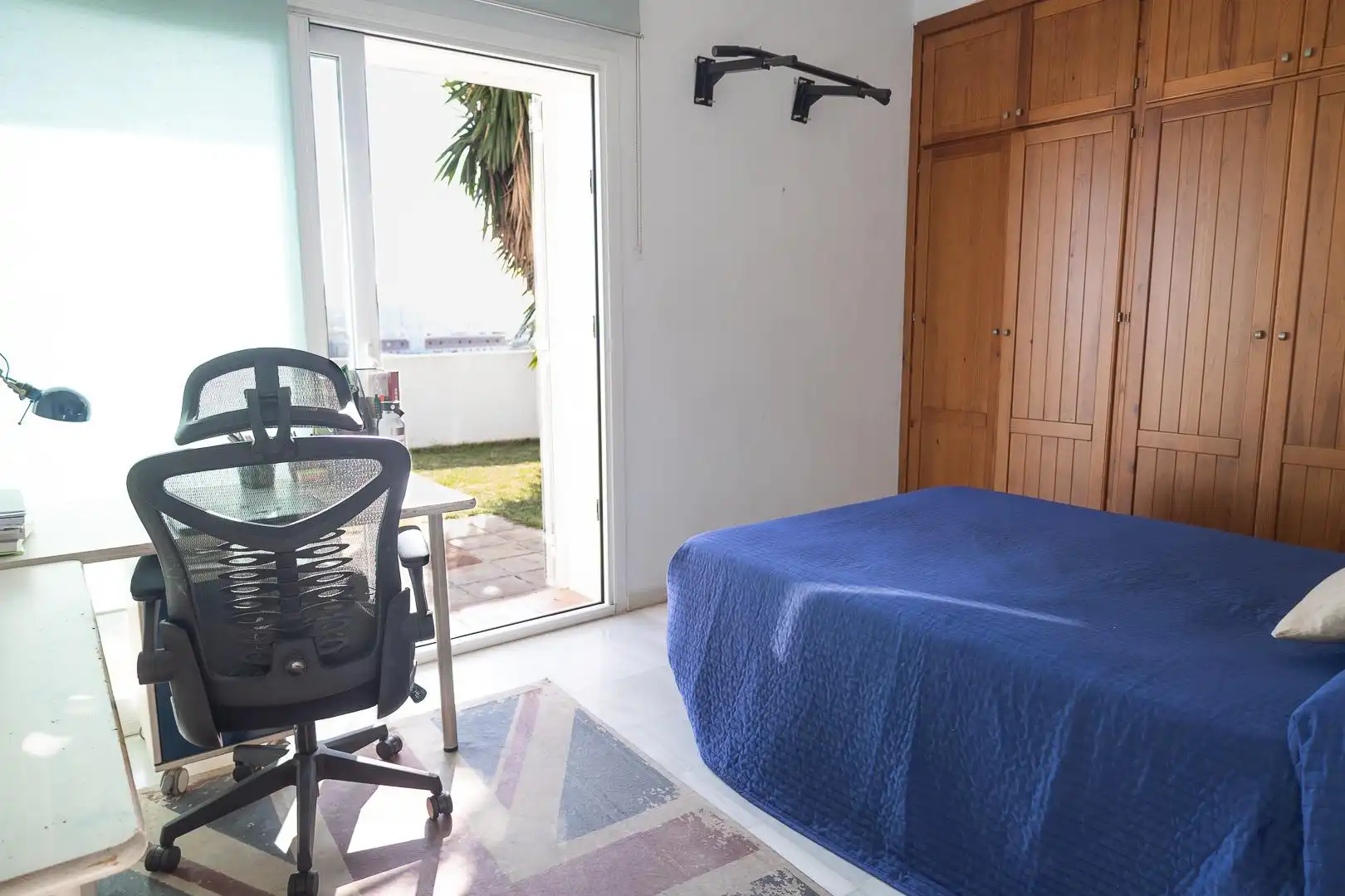 Dormitori de Casa o xalet en venda en Rincón de la Victoria amb Aire condicionat, Jardí privat i Terrassa