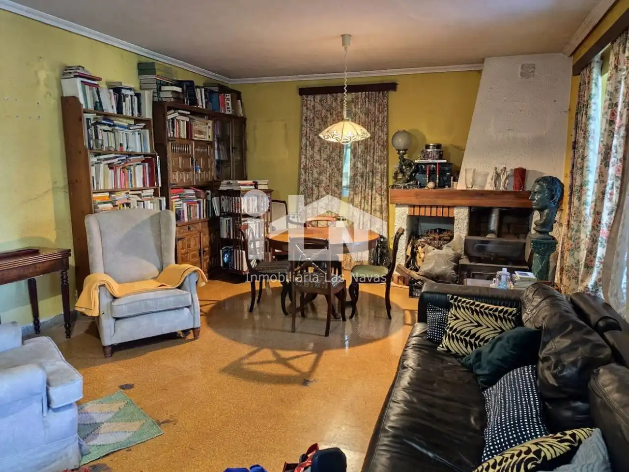 Sala de estar de Piso en venta en Las Navas del Marqués  con Calefacción, Terraza y Trastero
