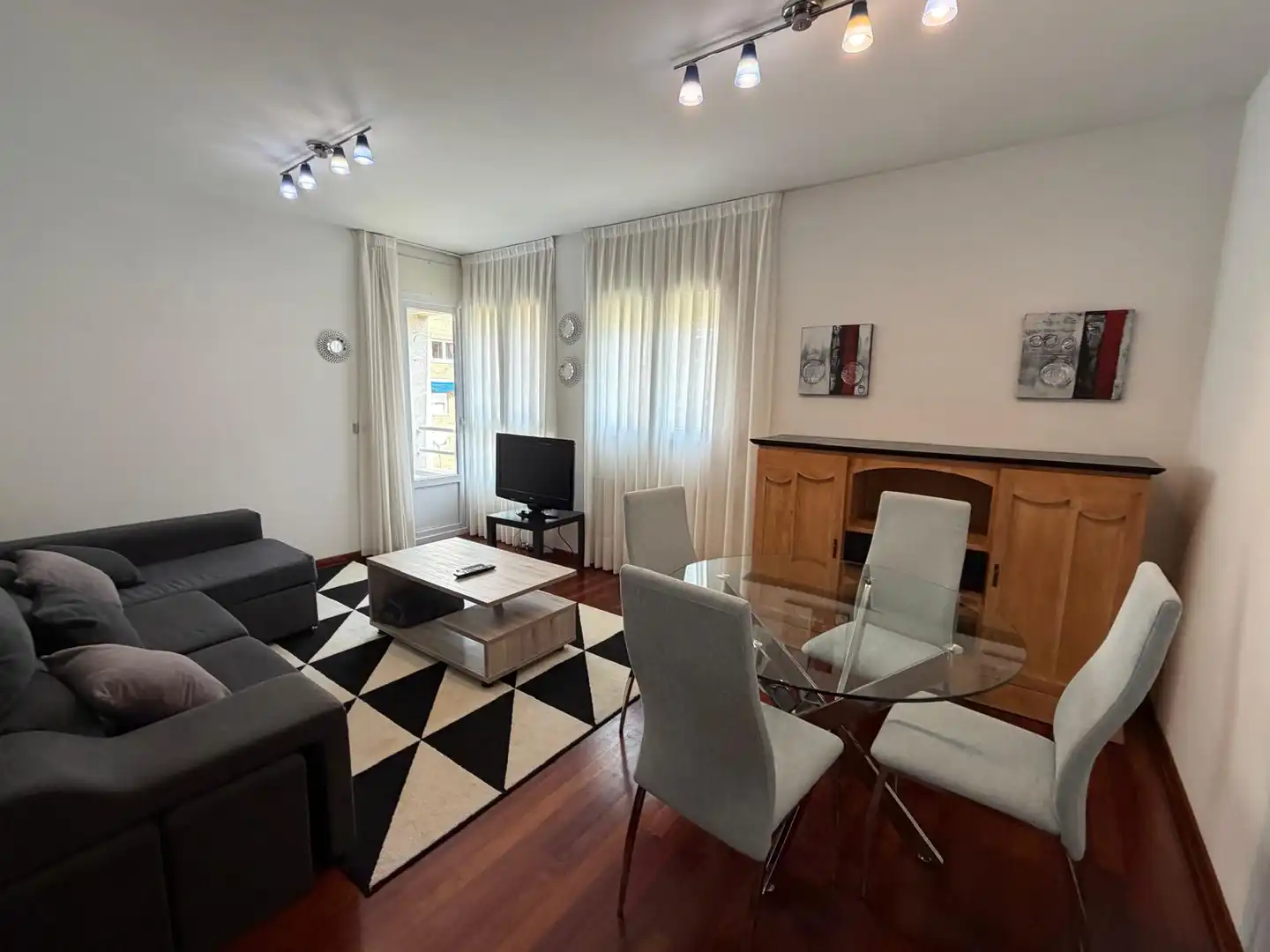 Sala de estar de Apartamento de alquiler en Lugo Capital con Calefacción, Jardín privado y Parquet