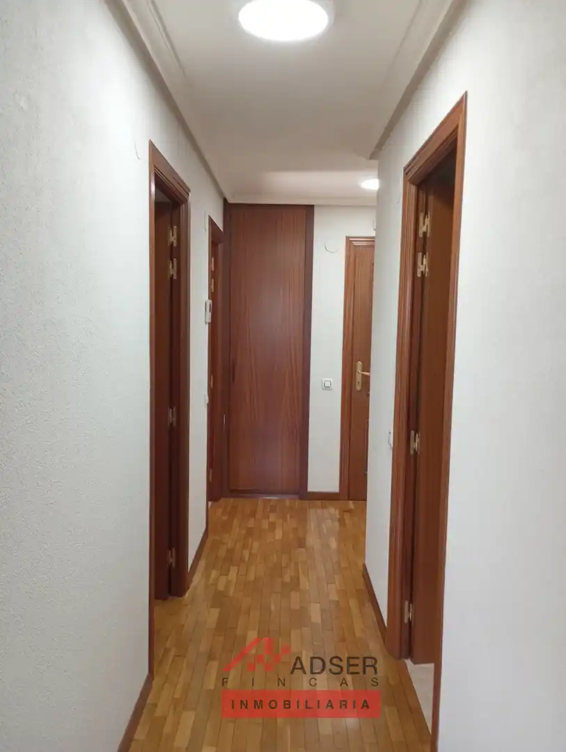Pis en venda en  Logroño amb Calefacció, Parquet i Traster