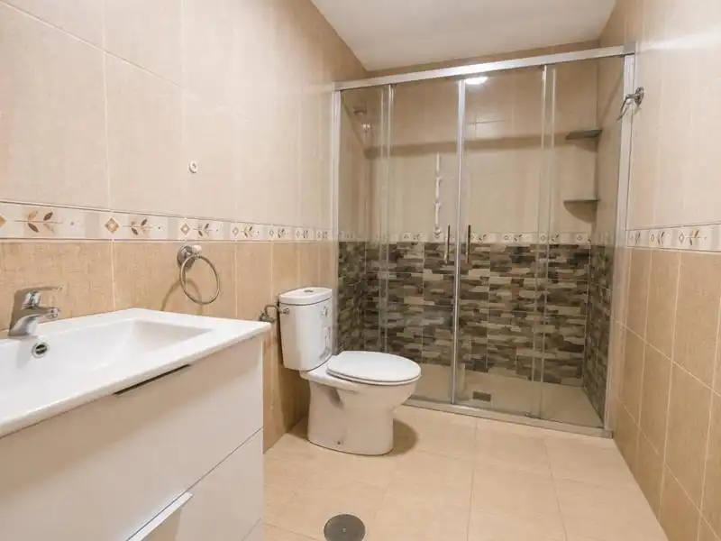 Bathroom of Flat for sale in San Francisco - Chorillo