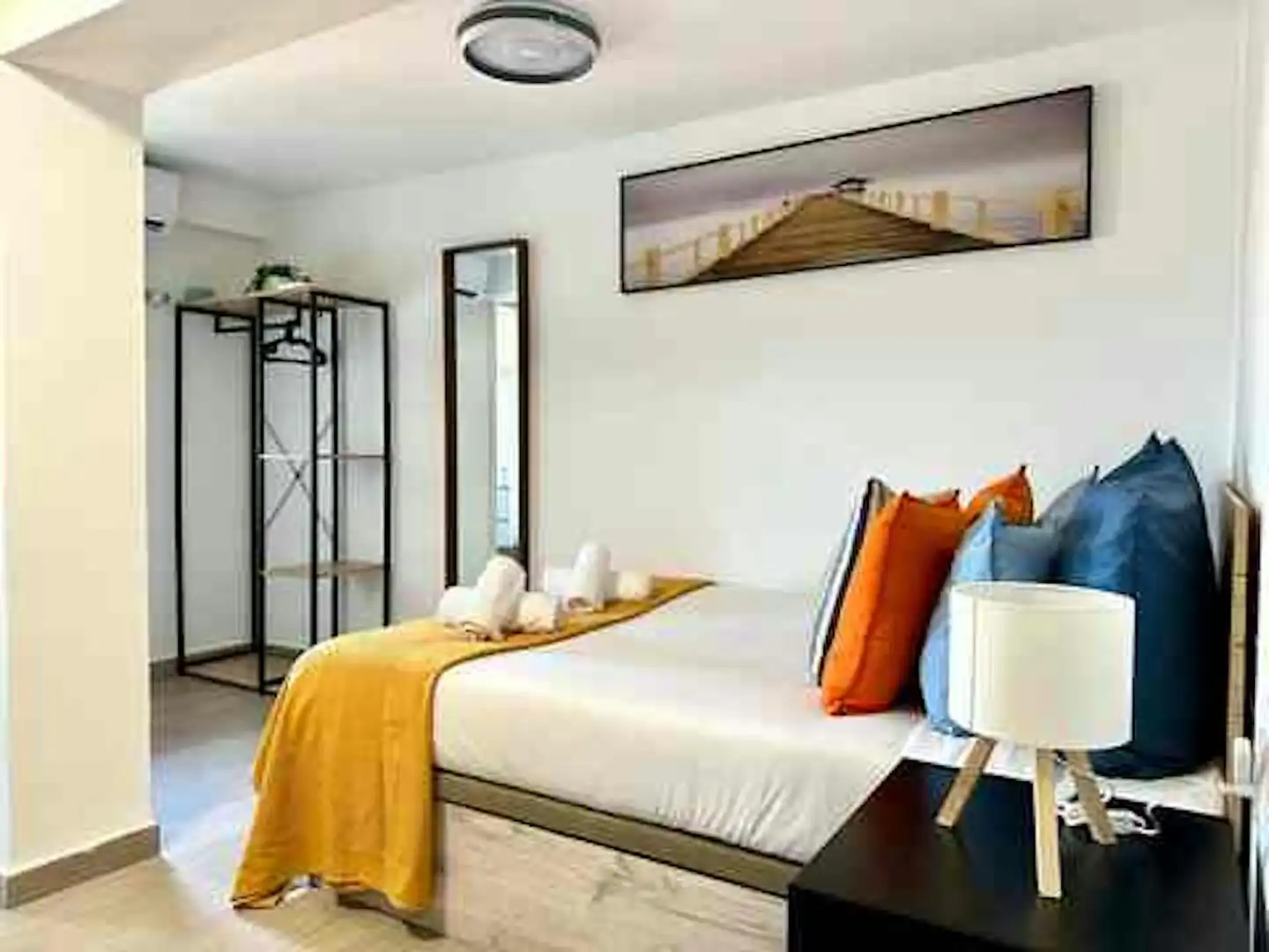 Bedroom of Flat for rent in Madrid  with Air Conditioner, Heating and Washing machine