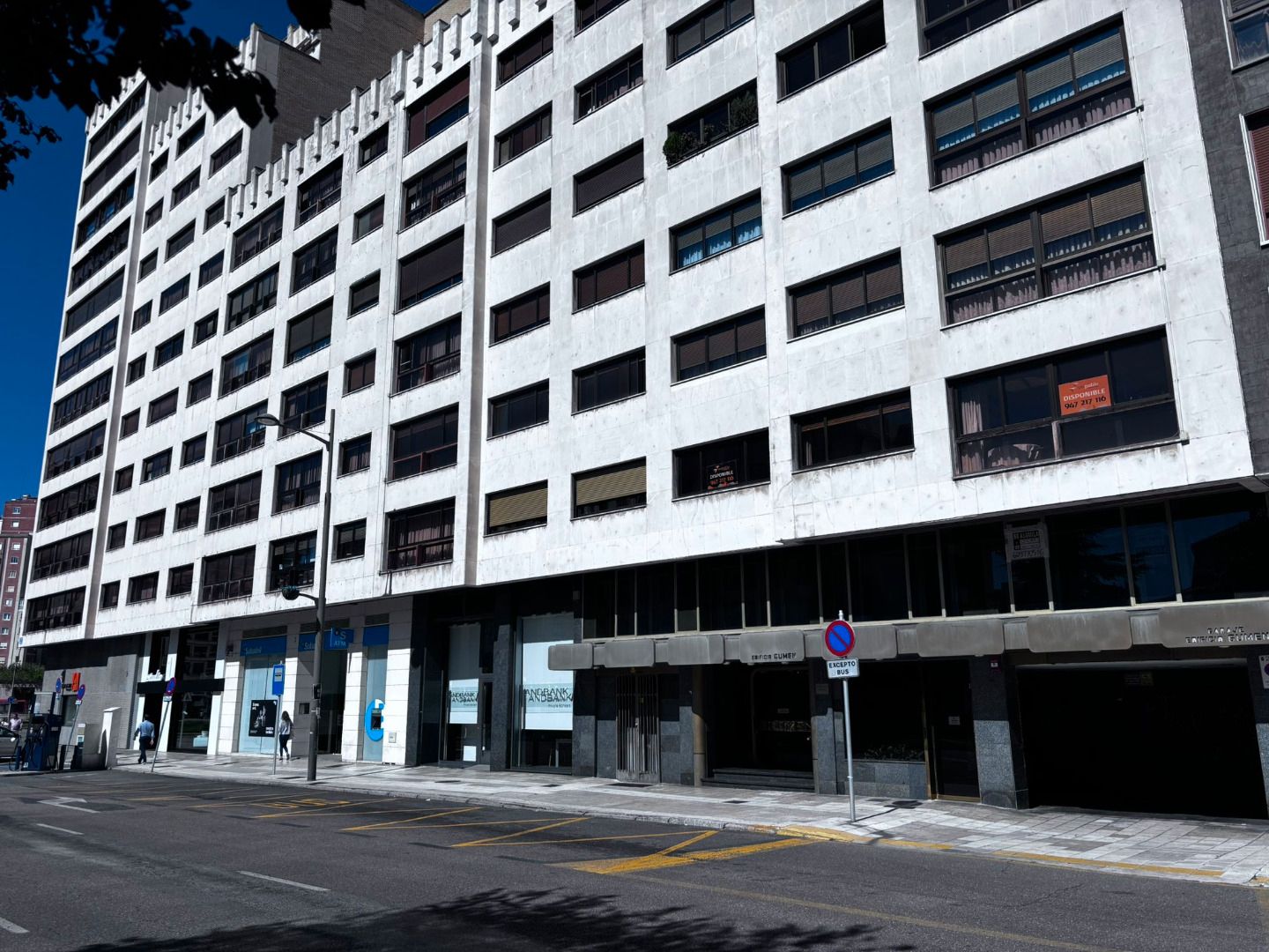 Vista exterior de Pis en venda en Burgos Capital amb Calefacció, Parquet i Terrassa