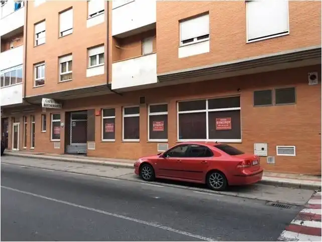 Local comercial en venda a Trobajo del Camino
