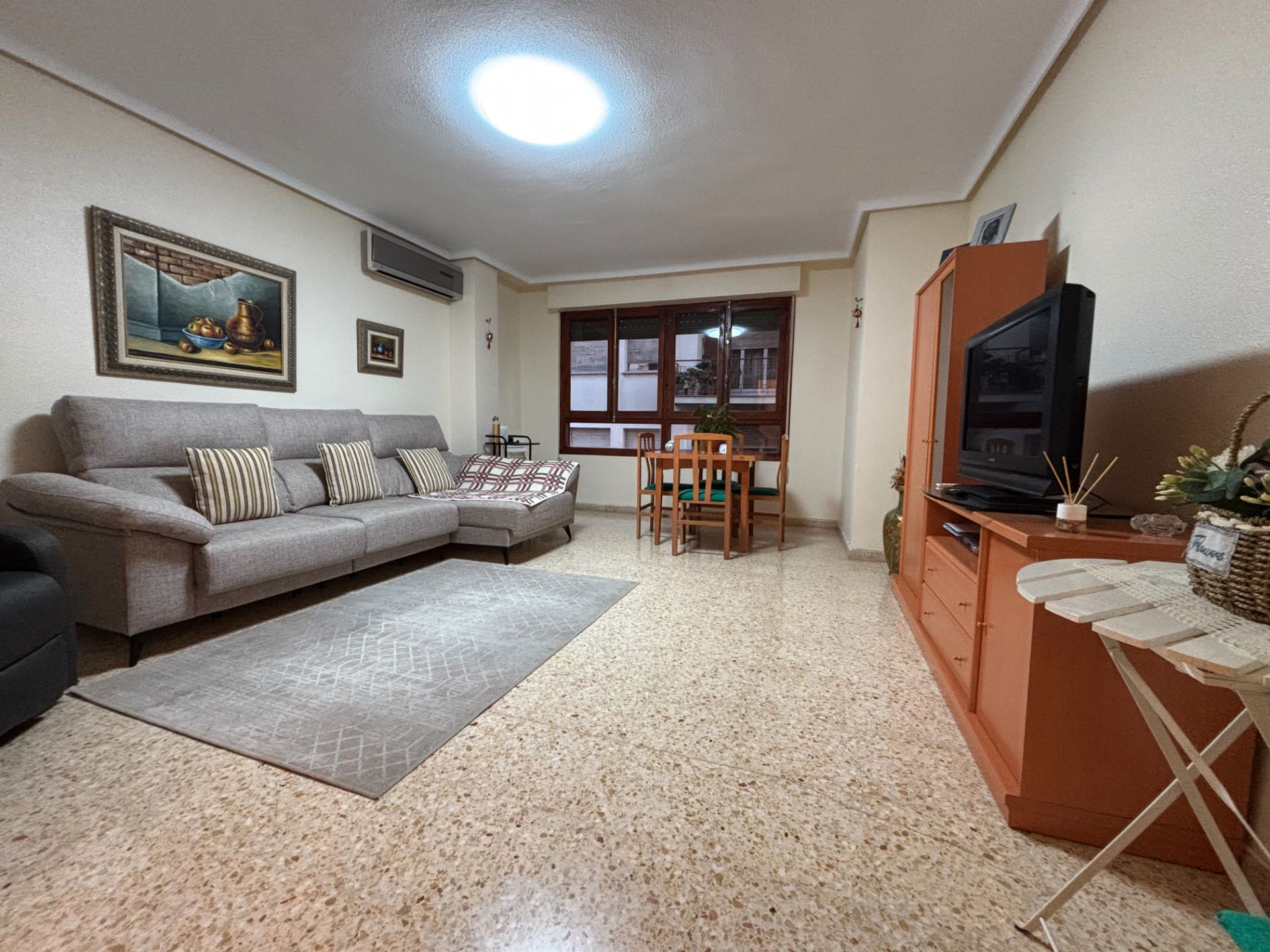 Living room of Flat for sale in Castellón de la Plana / Castelló de la Plana  with Air Conditioner, Furnished and Balcony