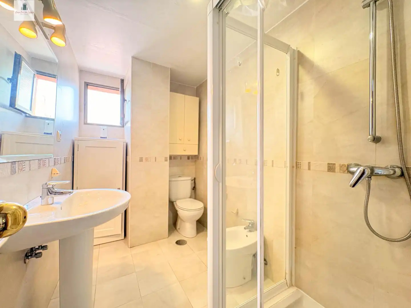 Bathroom of Flat for rent in Badajoz  with Air Conditioner, Heating and Furnished