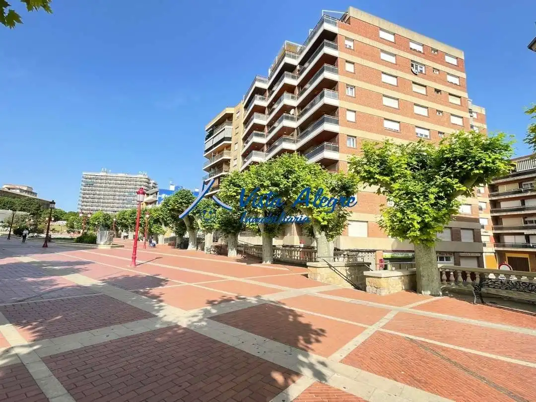 Außenansicht von Wohnung zum Verkauf in Haro mit Heizung, Terrasse und Abstellraum