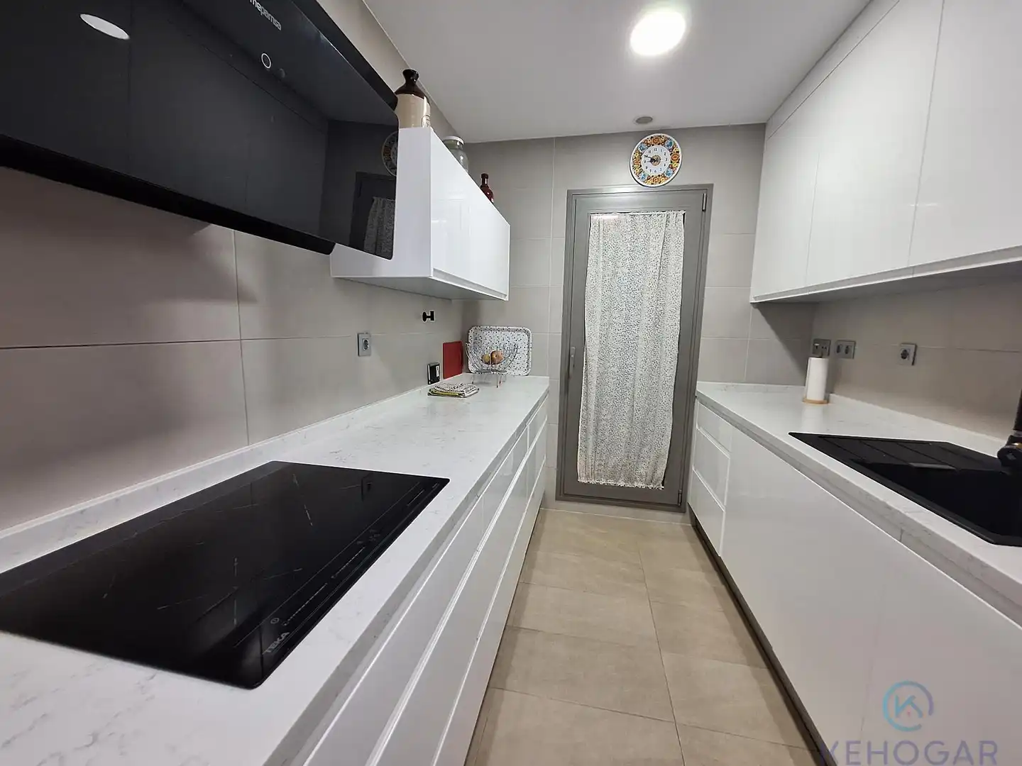 Piso con piscina en venta en Entrenúcleos, imagen 13