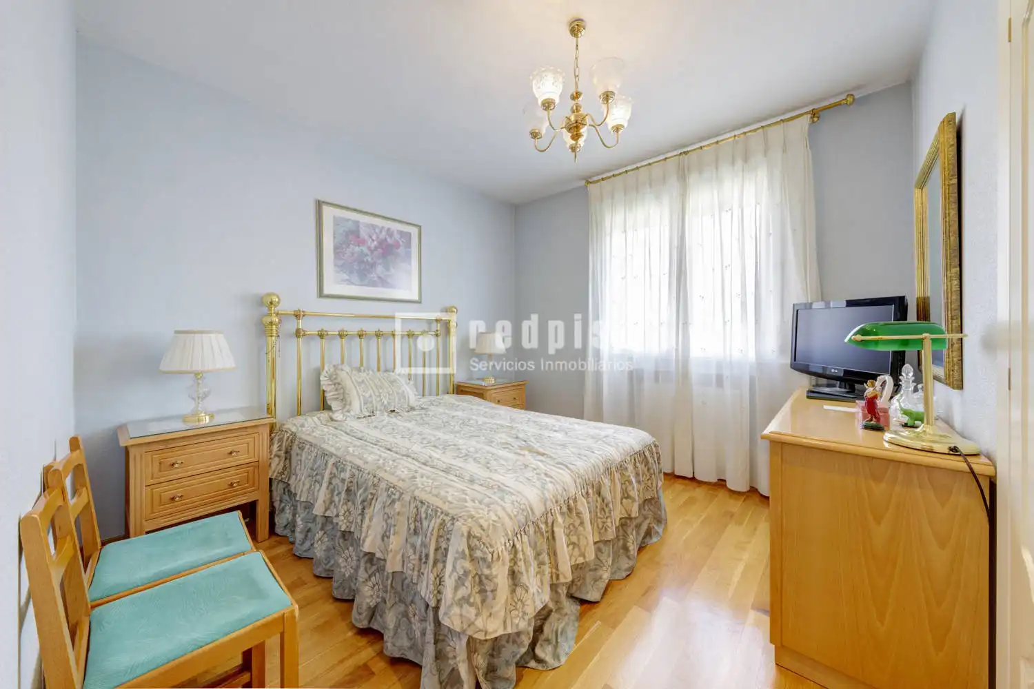Bedroom of Flat for sale in Pozuelo de Alarcón  with Heating, Private garden and Parquet flooring