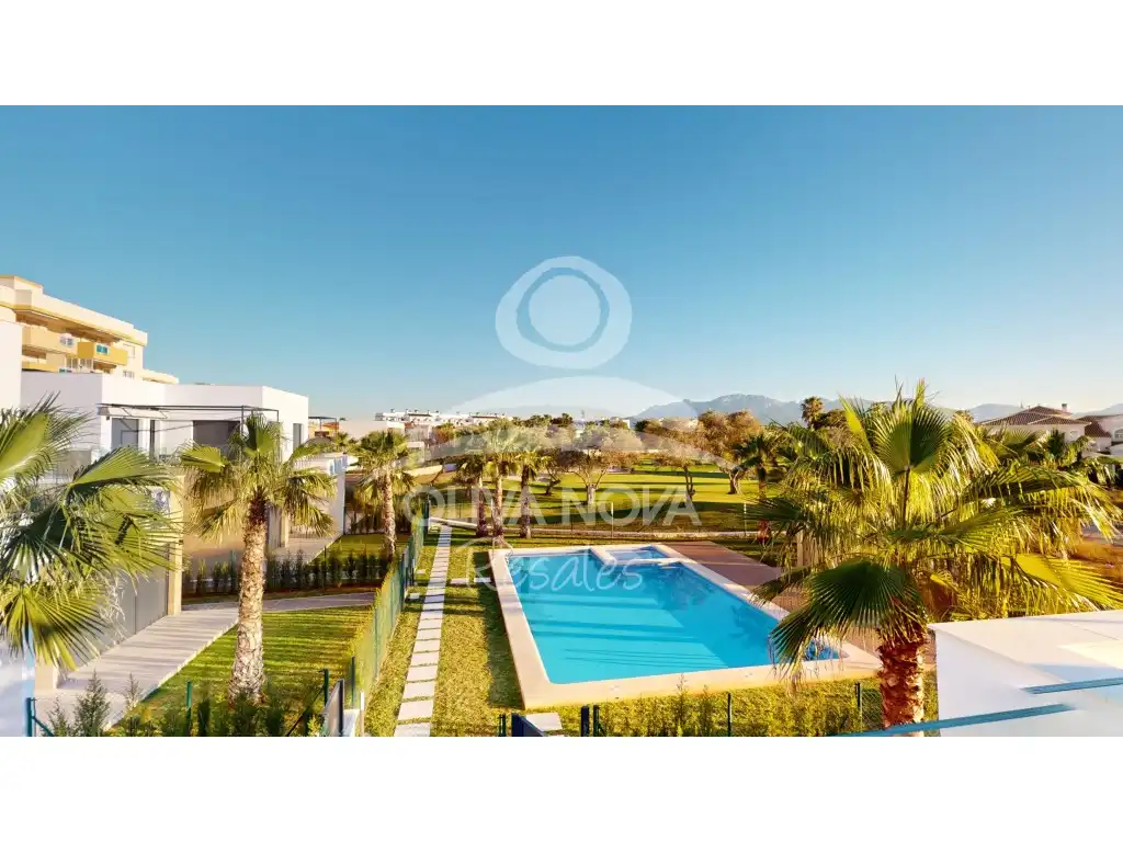 Detached homes for sale in Calle Degas, Oliva Nova