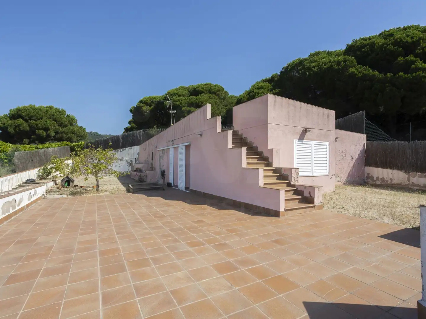 Vista exterior de Casa o xalet en venda en Canet de Mar amb Calefacció