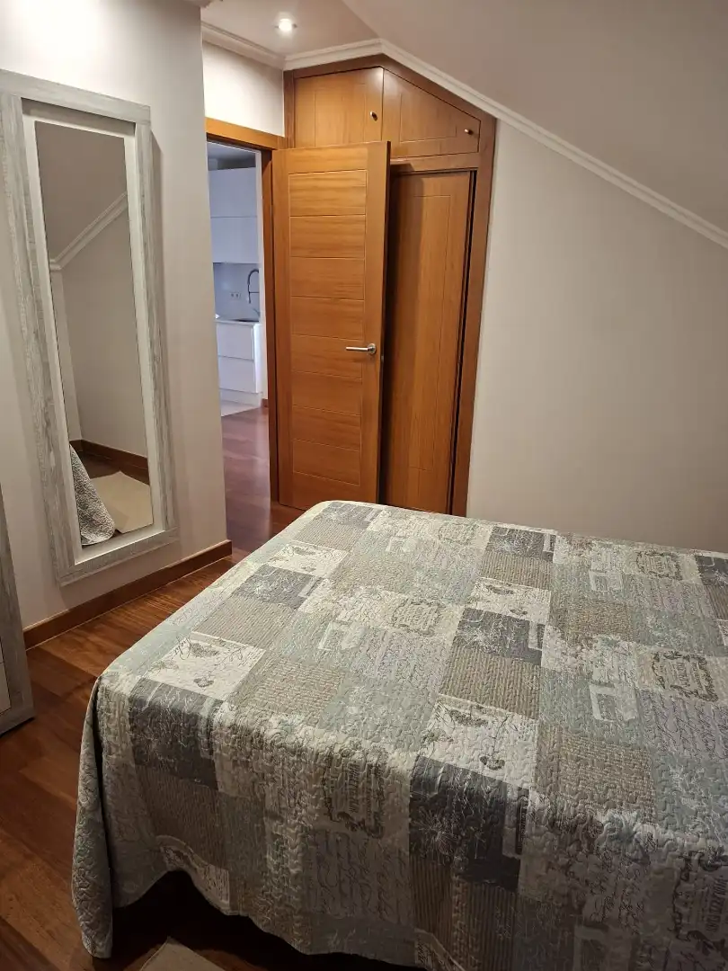 Bedroom of Attic for rent in Pontevedra Capital   with Heating, Parquet flooring and Terrace