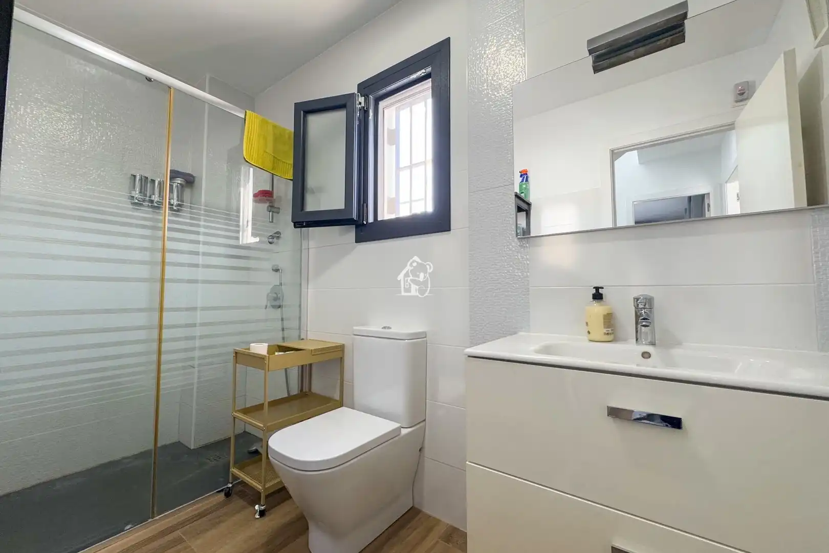 Baño de Casa adosada de alquiler en Pilar de la Horadada con Aire acondicionado, Jardín privado y Terraza