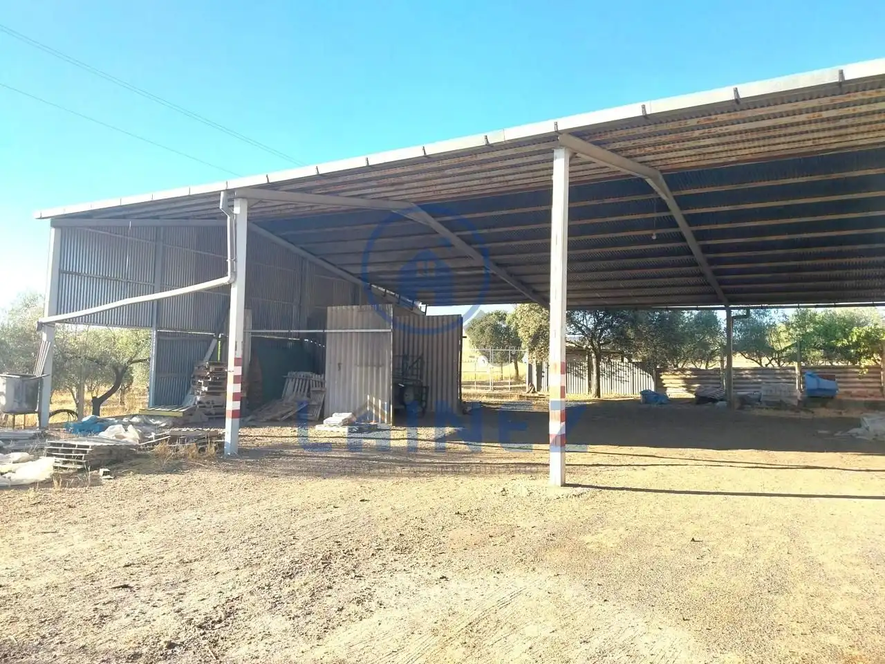 Vista exterior de Nave industrial en venta en Peñarroya-Pueblonuevo