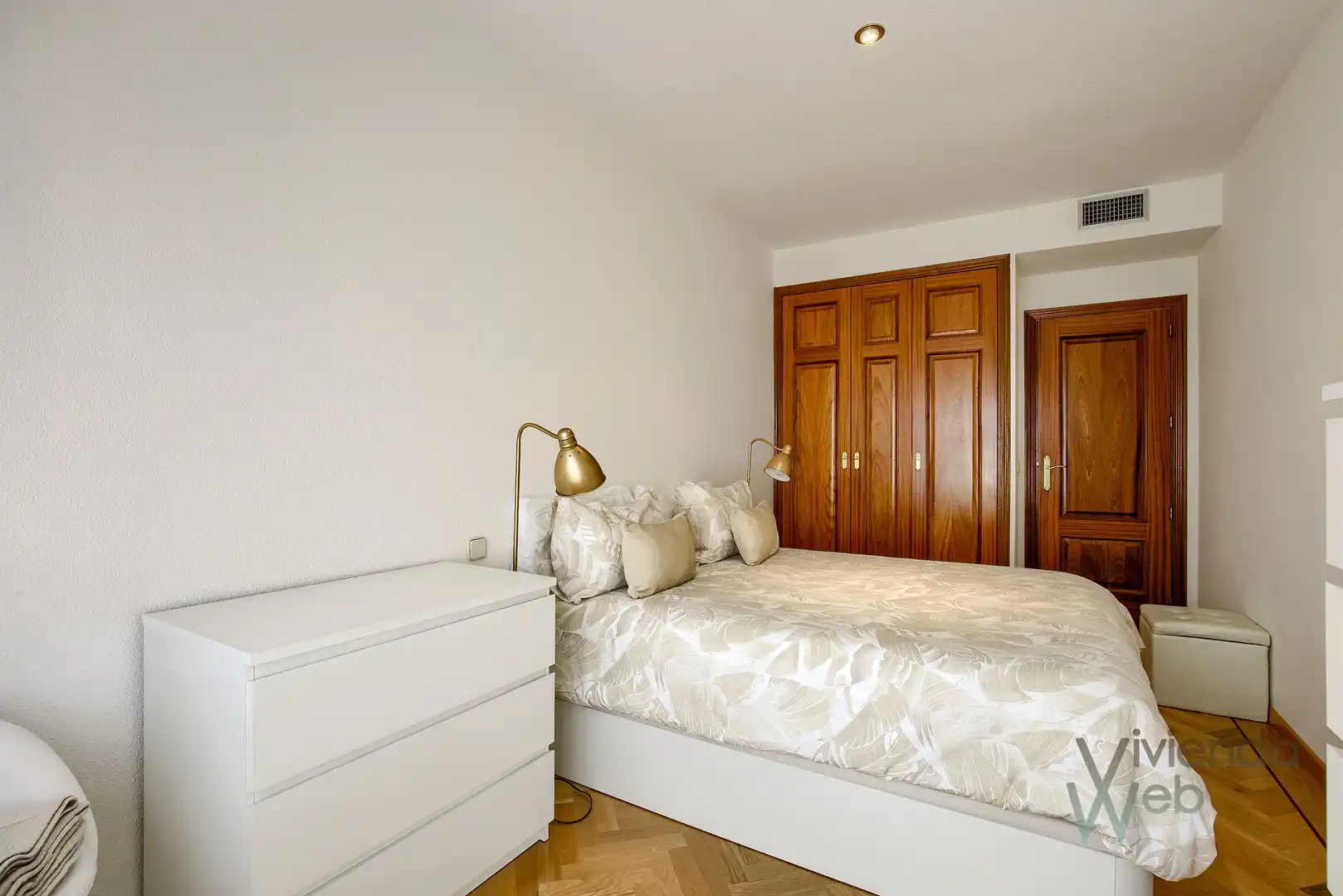 Schlafzimmer von Wohnungen zur Miete in Madrid mit Klimaanlage, Heizung und Privatgarten