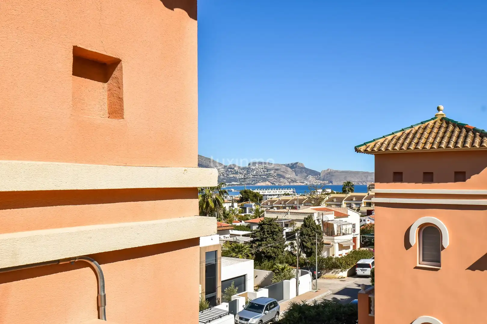 Exterior view of Houses for sale in L'Alfàs del Pi  with Air Conditioner, Heating and Terrace