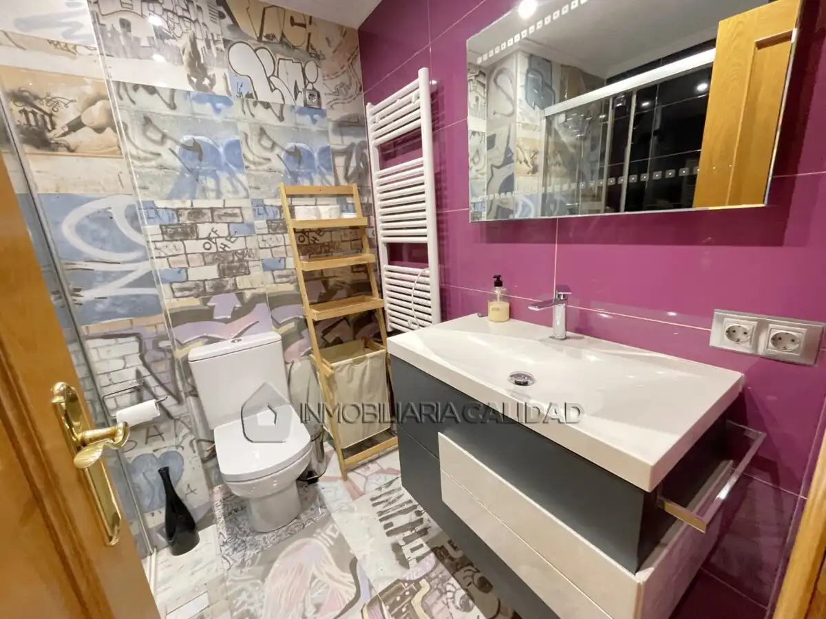 Bathroom of Flat for rent in Burgos  with Heating and Furnished