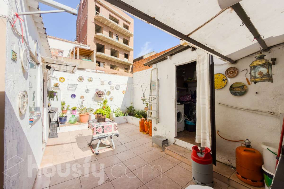 Exterior view of Planta baja for sale in Badalona  with Private garden, Terrace and Storage room