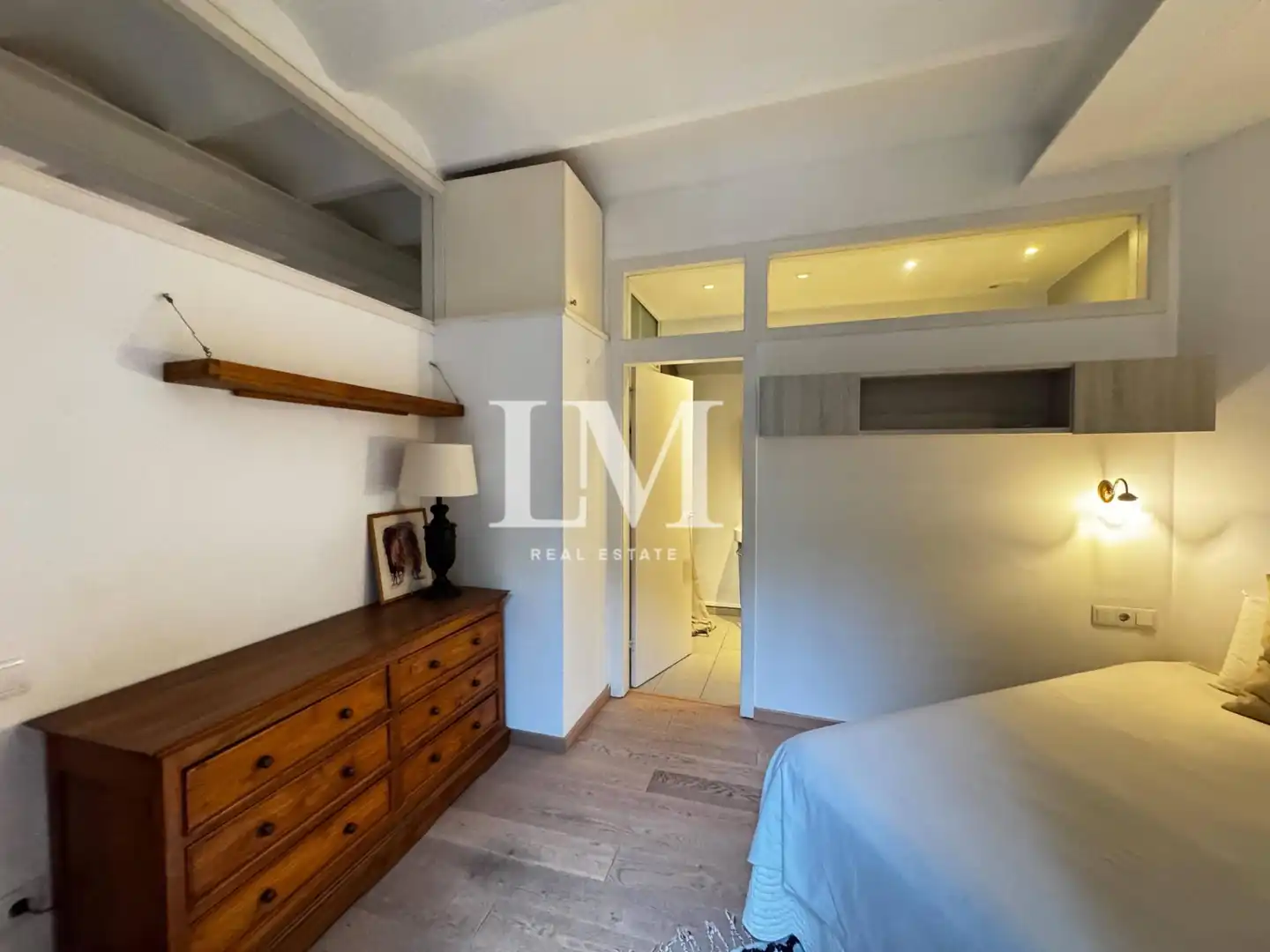 Bedroom of Apartments for rent in Ciutat Vella