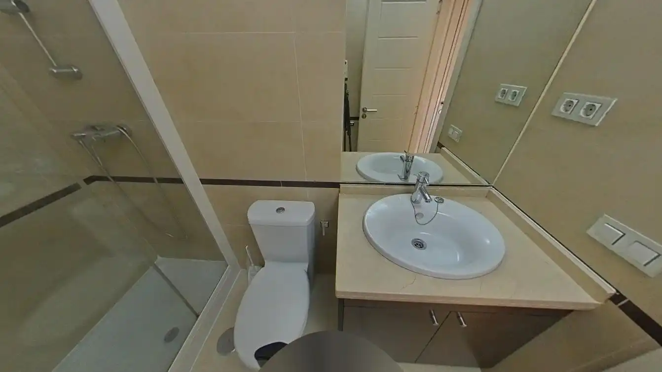 Bathroom of Flat for sale in Madrid  with Storage room, Swimming Pool and Oven
