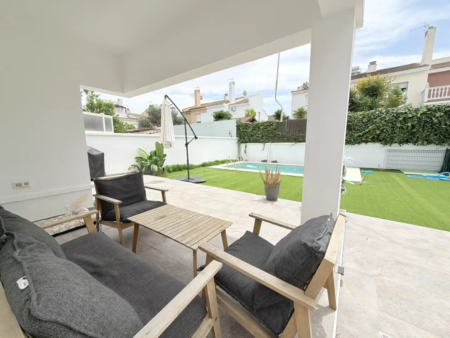 Terraza de Casa adosada en venta en Espartinas con Aire acondicionado, Jardín privado y Parquet