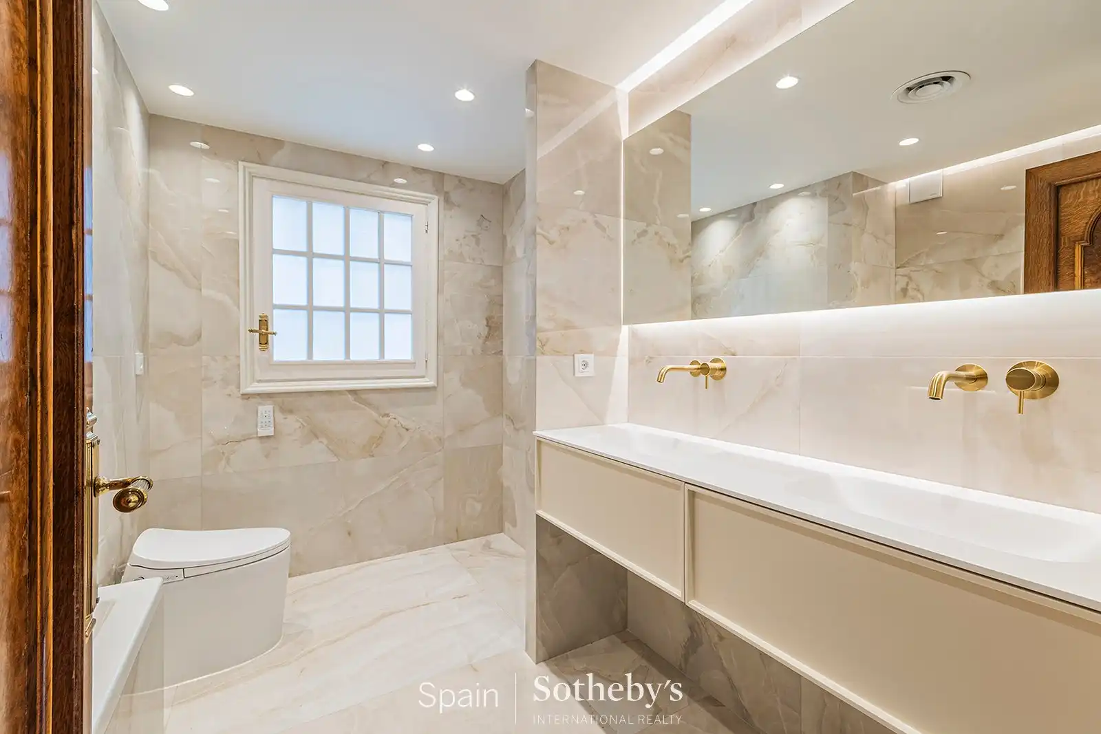 Baño de Apartamento en venta en Barcelona con Aire acondicionado, Calefacción y Terraza