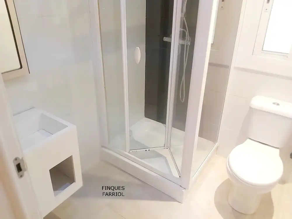 Bany de Pis en venda en Reus amb Terrassa, Moblat i Forn